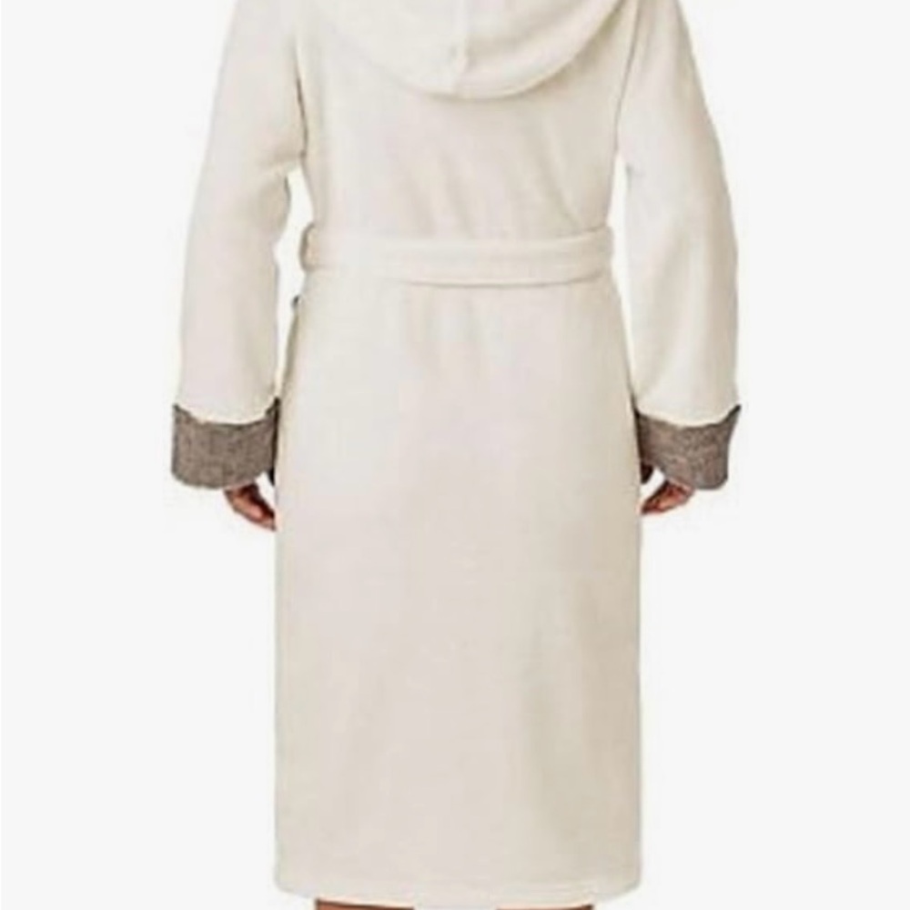 HOODED PLUSH ROBE - Picture 4 of 7